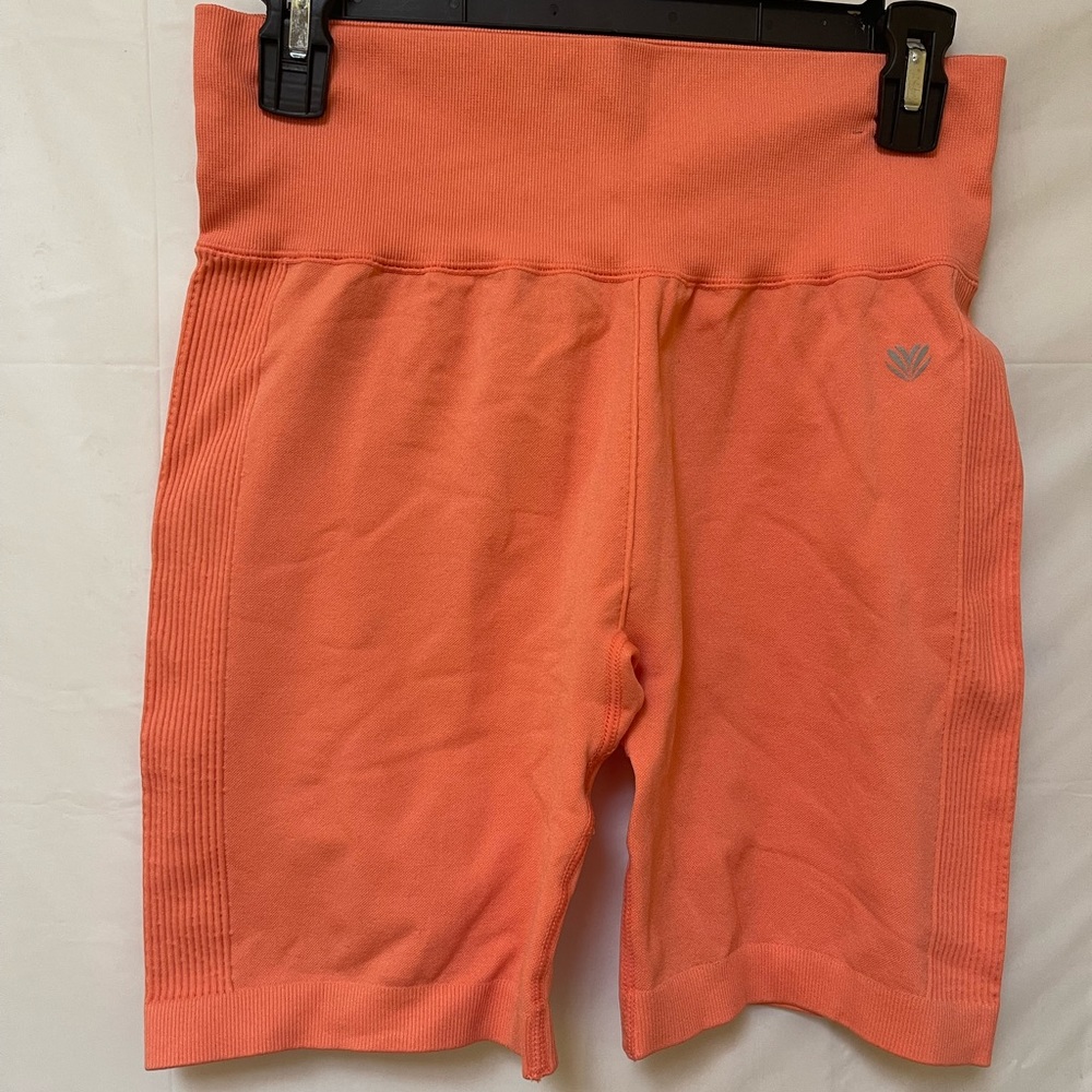 Forever 21 hot pink Activewear shirt Size L